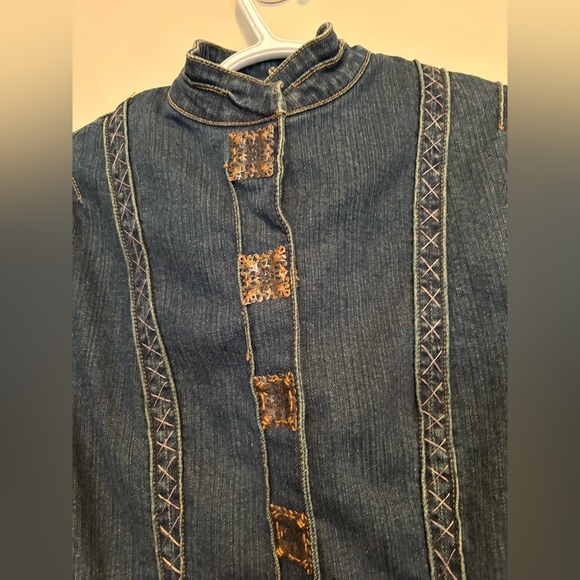 Simon Chang denim wear denim jacket. Ladies size 4 - Picture 3 of 7